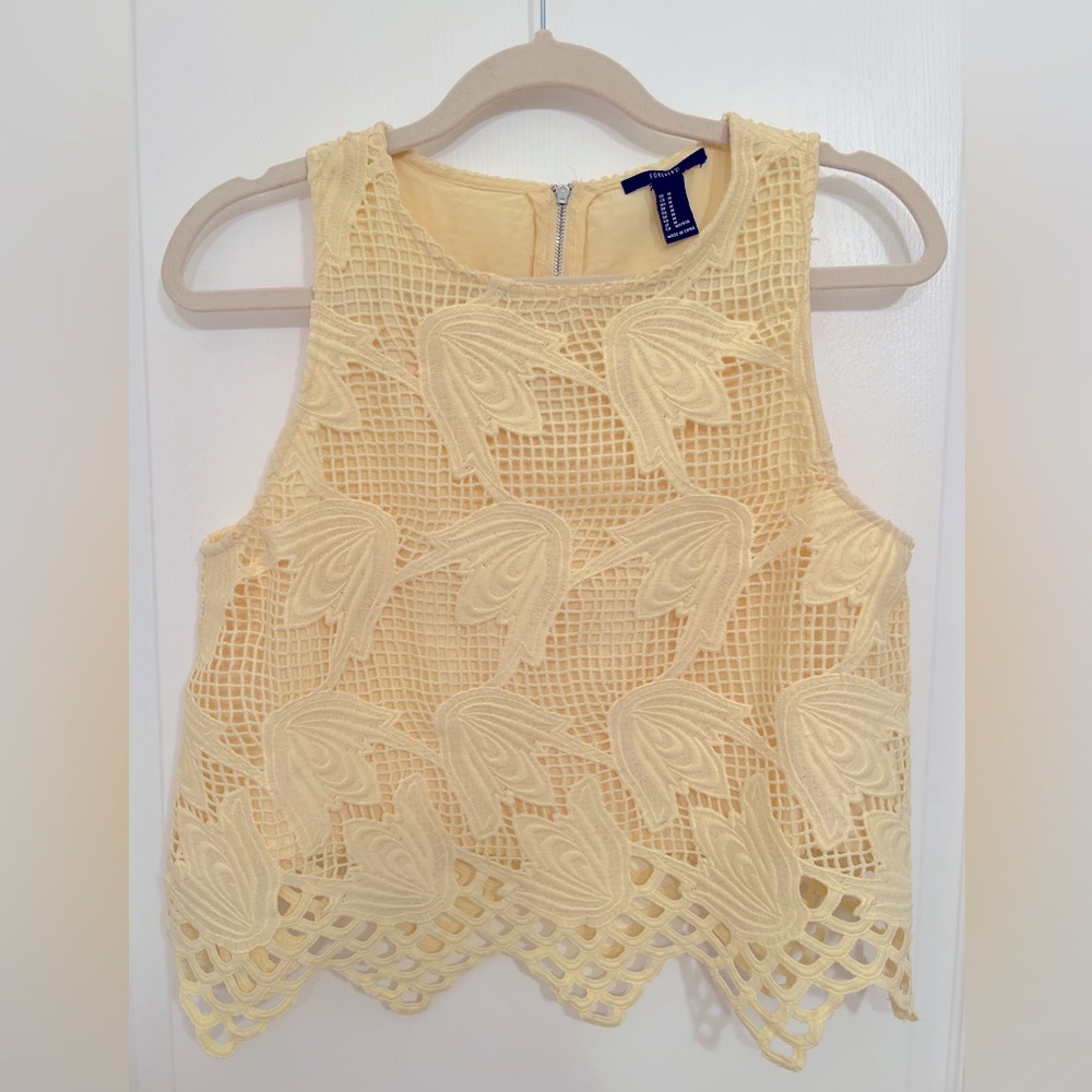 the perfect pastel yellow top